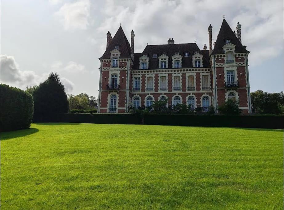 Un Appartement Dans Un Chateau Deauville Exterior foto